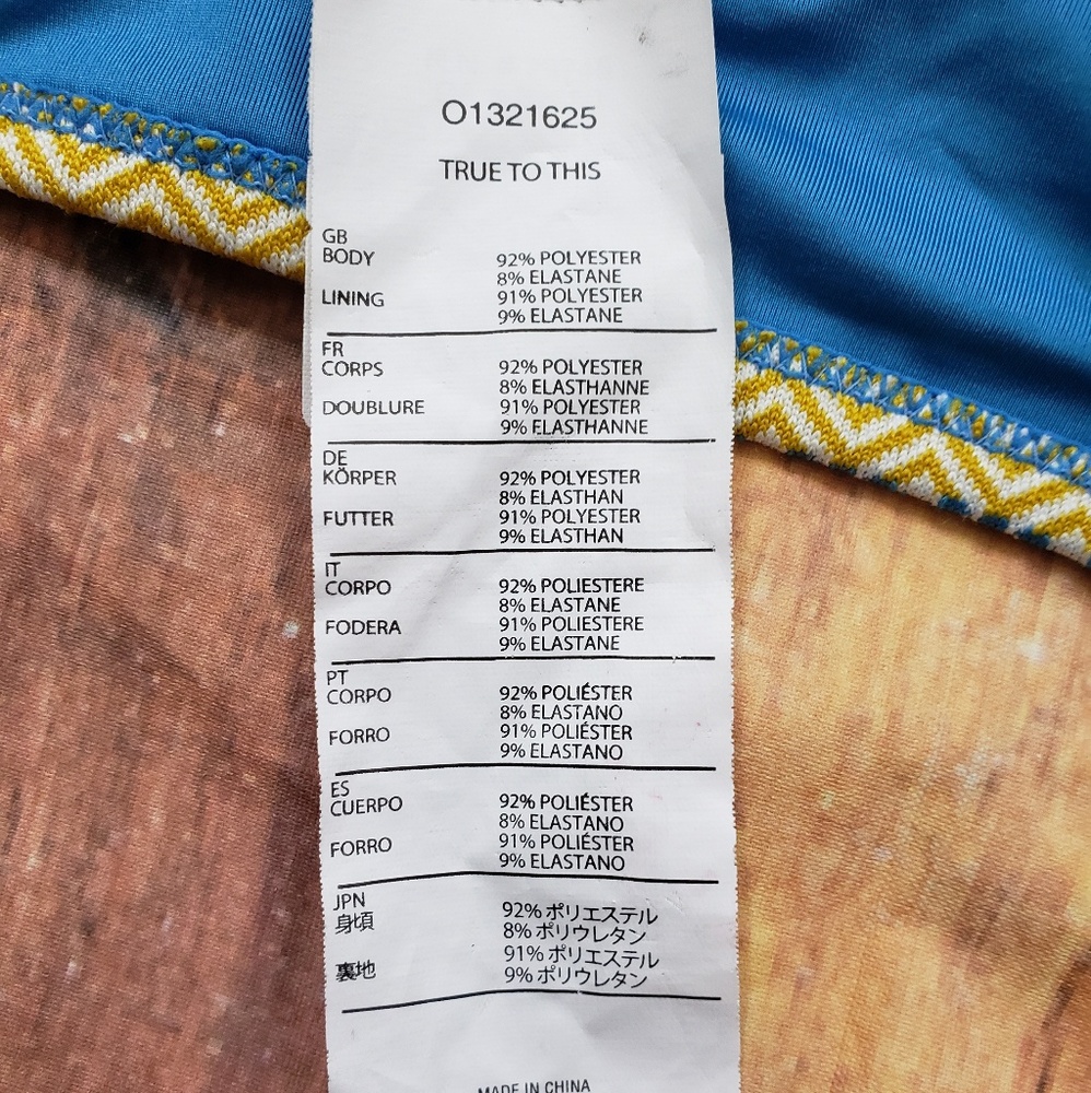 Volcom Pattern Halter Bikini Top Sz M Nwot - image 6